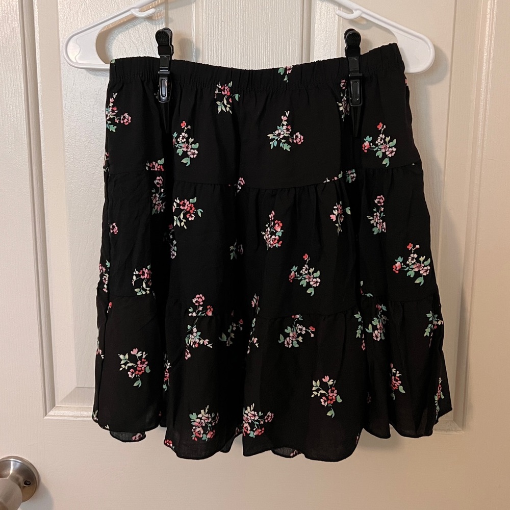 Black a-line flowy floral skirt